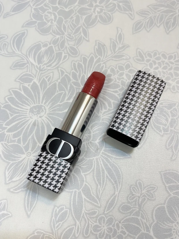 Diorのルージュ ディオール525