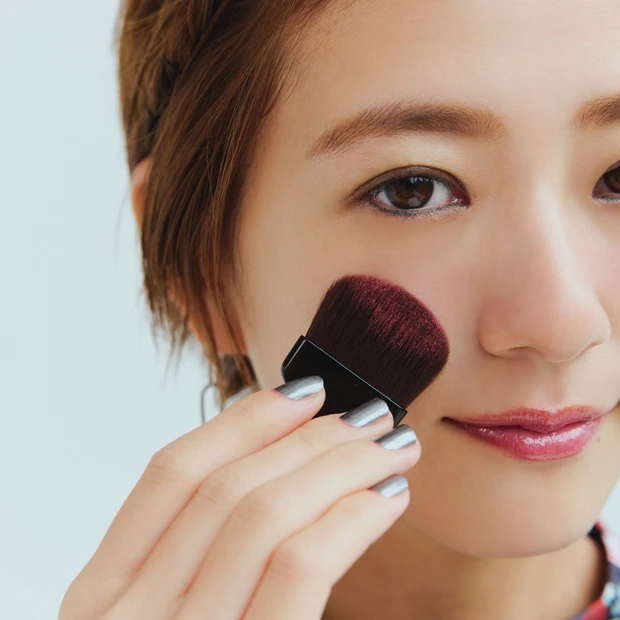 【女子会メイク】キラキラの力を借りた スモーキーEYEで華やかに_7