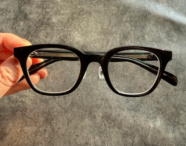 【神崎恵監修】JINS「大人美容メガネ」レビューかけるだけで小顔＆透明感？選んだ2本を紹介_3