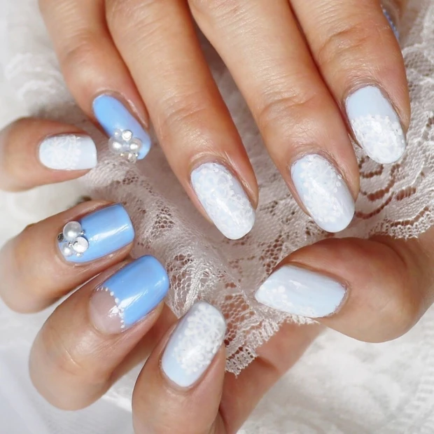 ブライダルにもオススメ！爽やかキュートな手描きレースネイル【ギ☆のセルフ…