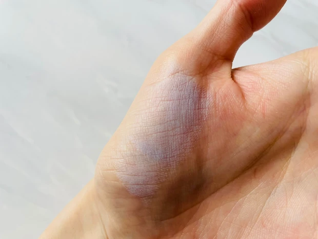 エクセルのシームレストーンブラッシュ SB01 シーショアのスウォッチ