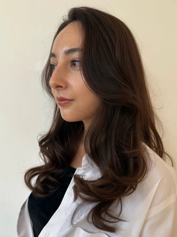 40代　髪型　セミロング　レイヤーヘア　前髪なし　サイド