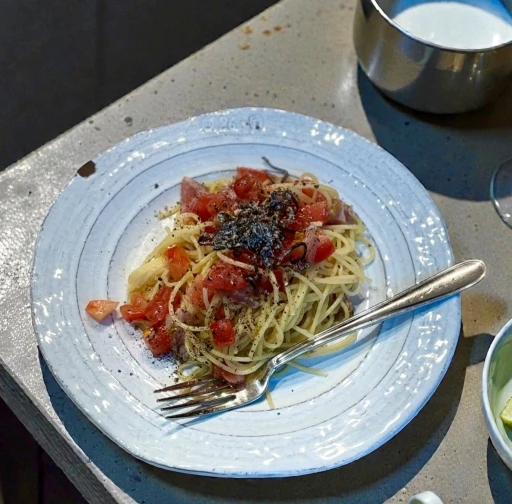 かつおのたたきとトマトの梅バターバスタ　長谷川あかりさんレシピ