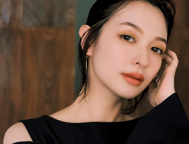 paku☆chan　 秋　マストバイ　イヴ・サンローラン　ゴールド　アイパレット