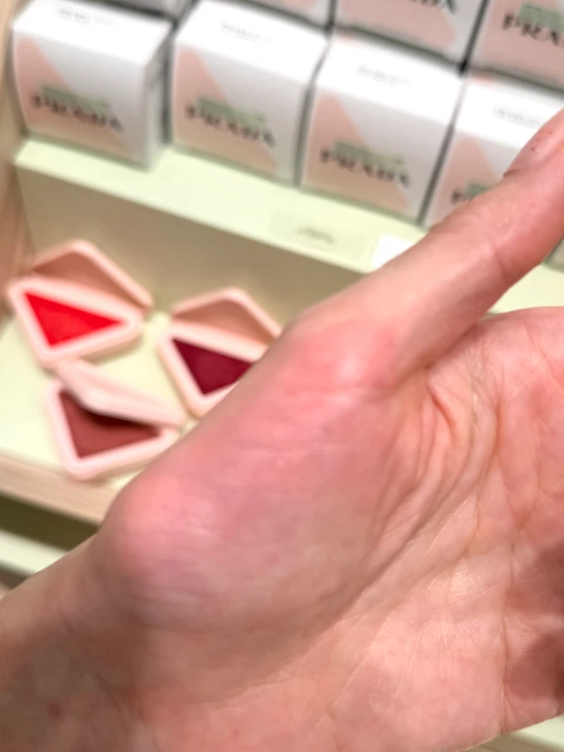 プラダ タッチ  チューリップ　スウォッチ