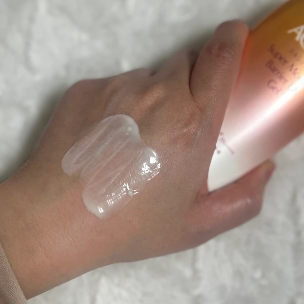 スキンアクア スーパーモイスチャー バリアUVジェルのテクスチャー、使用感は?