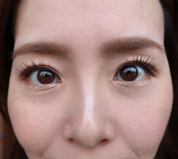 KANEBO  シャドウオンフェース　使用後