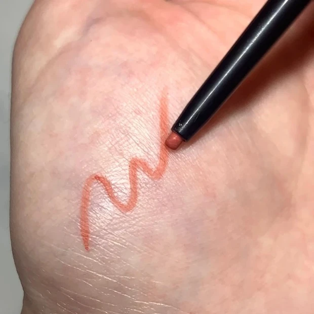 ユーアーグラムのジェルアイライナー_約2mmの極細ペンシル