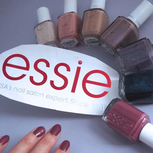 指先に秋。essie  fall collection 〜cashmere〜 9/5 全7色(限定5色) 新発売　カシミヤブラウンに虹色キラリ・。*☆ぬくもりがあるマットネイルの上品さ。