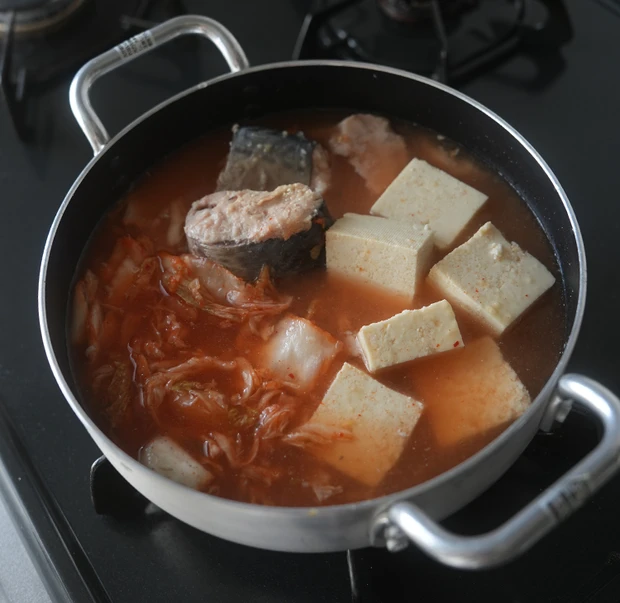 ももせ レシピ 韓国料理 サバ缶のチゲ風炒め 作り方 2