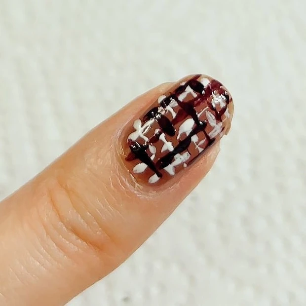 簡単可愛い♡ポリッシュでできるシックな大人のバレンタインネイル！_2_2