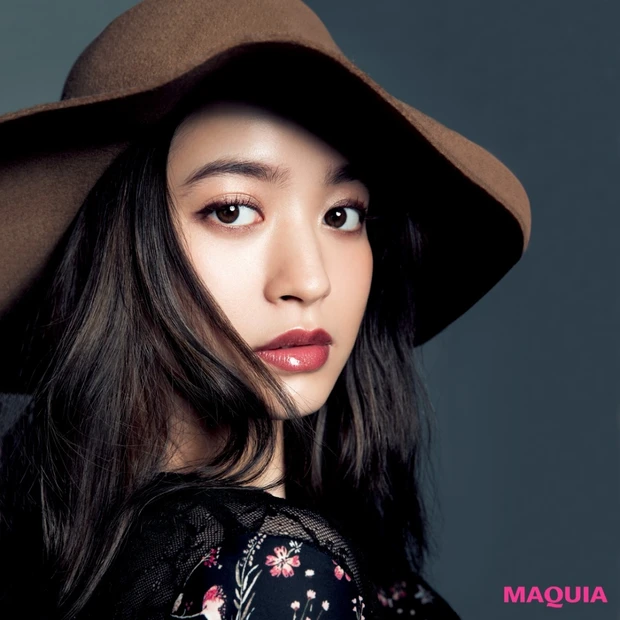 経験値のあるオトナ女子向き♡ 運を引き寄せるディープレッドのまとい方