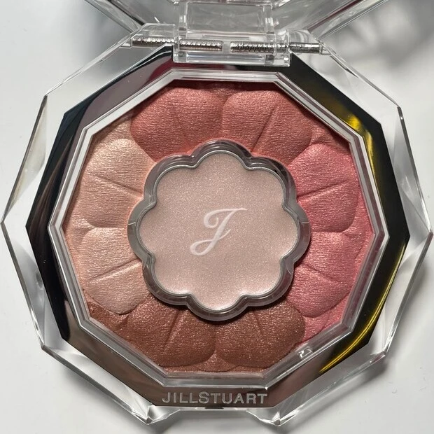 ジル・スチュアート アイシャドウ