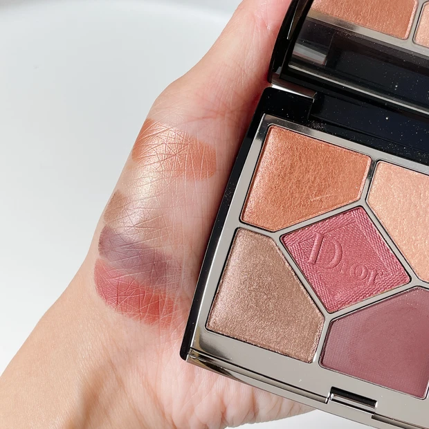 秋 テラコッタメイク アイシャドウ