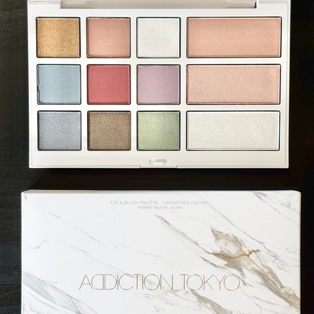 アディクション　デパコス　クリスマスコフレ2025 限定　アイシャドウ　チーク　アイパレ　メイクパレット