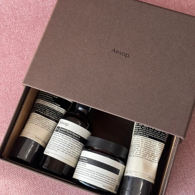 【ギフト】Aesop(イソップ)のスキンケア！角質ケアや保湿マスクなど贅沢コスメ4点。