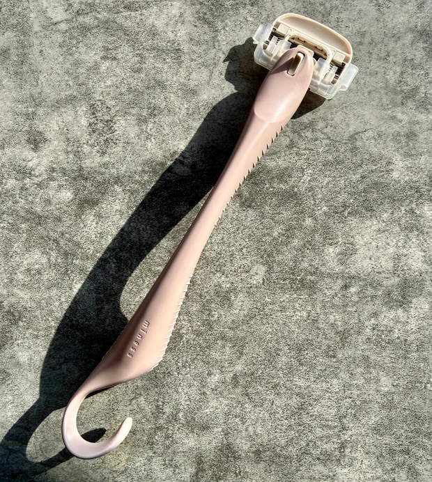 miness(マイネス)背中用カミソリ