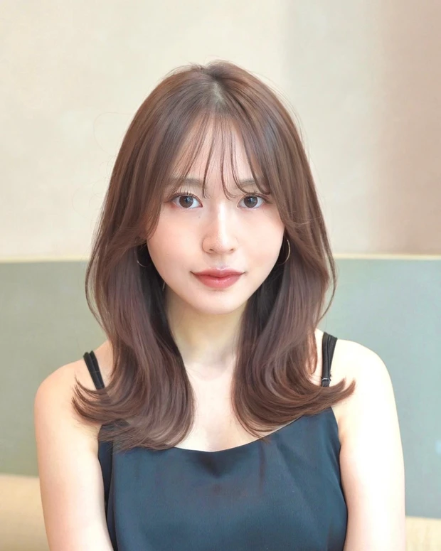 【ひし形セミロング】ヘアカタログ　セミロングヘア　前髪あり　スタイリング