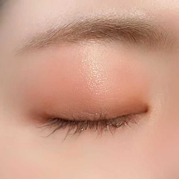 キャンメイク(CANMAKE)シルキースフレアイズ(マットタイプ)M02 チャイブリック アイメイク