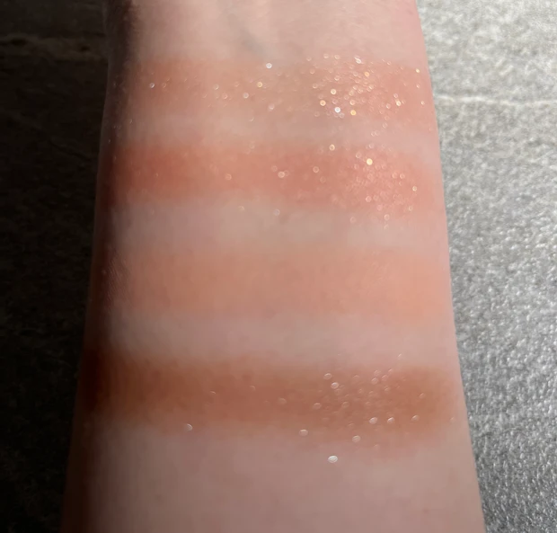 to/one トーン　ペタルフロートアイパレット　アイシャドウ　01   新作　イエベ　口コミ　人気　アイシャドウパレット