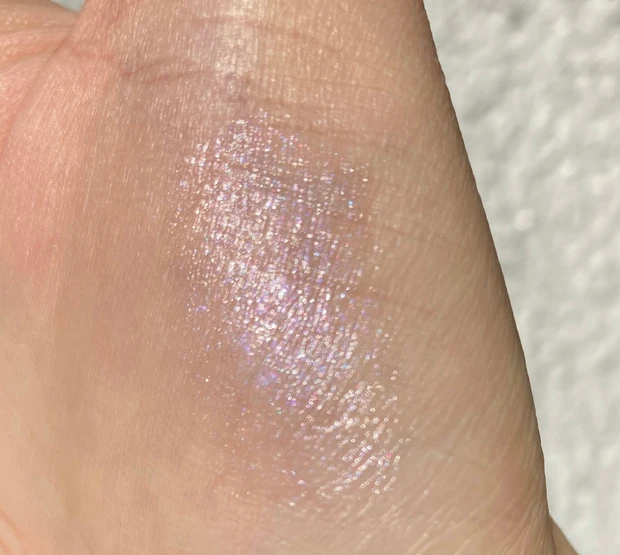 CHANELの2023春コスメがかわいい♪
春の新作6点をスウォッチ紹介。_10