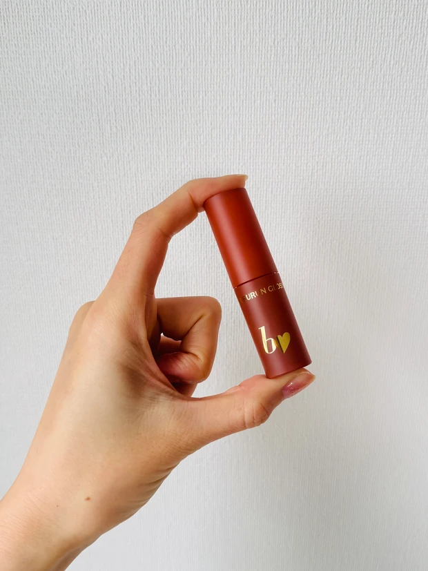 b idolのちゅるるんグロス 02 お泊まりピーチ