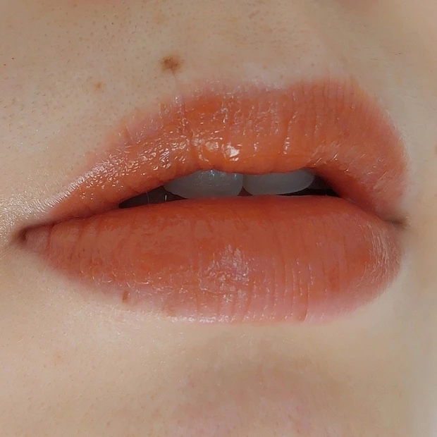 リカフロッシュ コーラルガム メイク