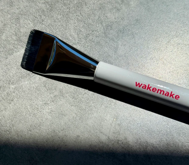 【WAKEMAKE（ウェイクメイク） スパチュラワイドファンデーションブラシ】