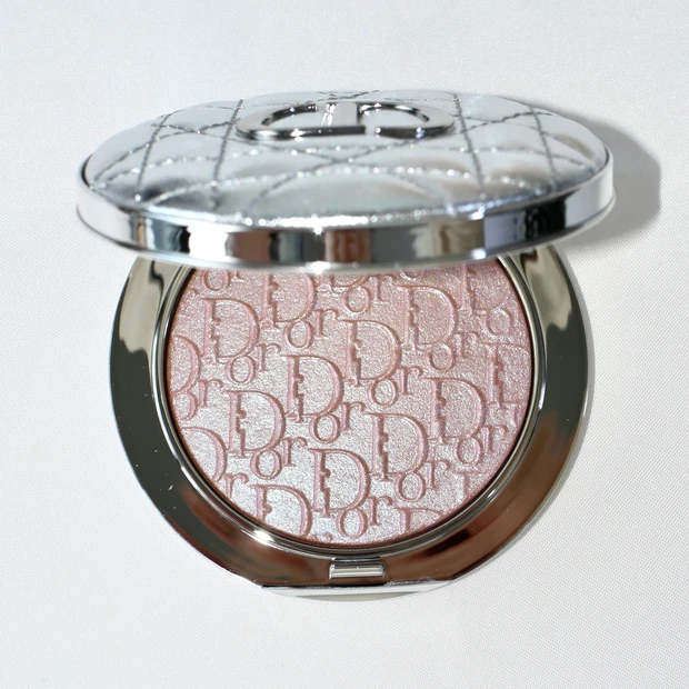 ディオールスキン フォーエヴァー グロウ ルミナイザー 831 シュガーケイン 2026 春コスメ ハイライト