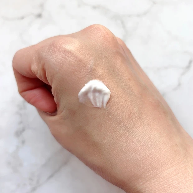 エスティーローダー　アクア チャージ 薬用 ミルキー クリーム <医薬部外品>のスウォッチ写真