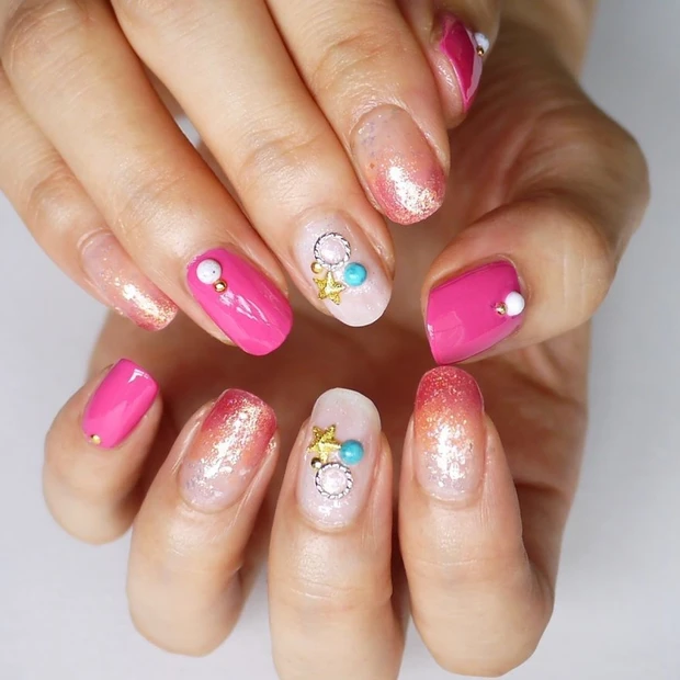 簡単グラデで夏らしさ全開！ 南国リゾートに映えるトロピカルネイル【ギ☆の…