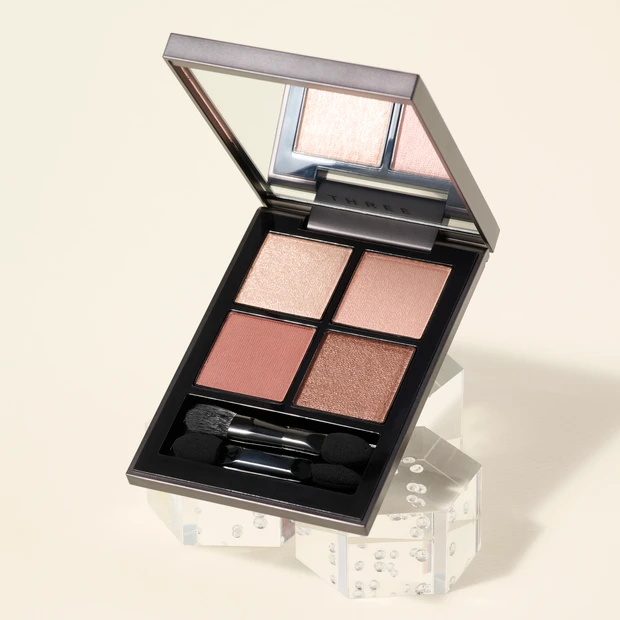 イエベ春　おすすめ　アイシャドウ THREE スターゲージングアイシャドウクアッド09