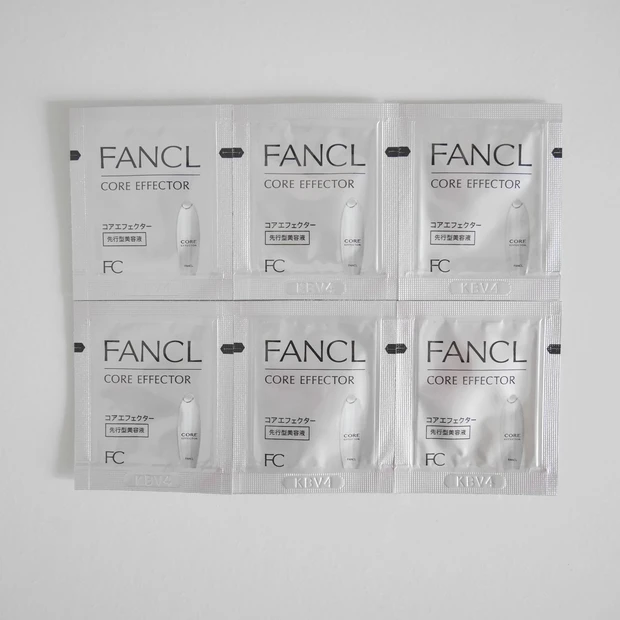 【MAQUIA10月号】読み応え抜群！美容好きさんのメイクポーチ100連発♩_2_2