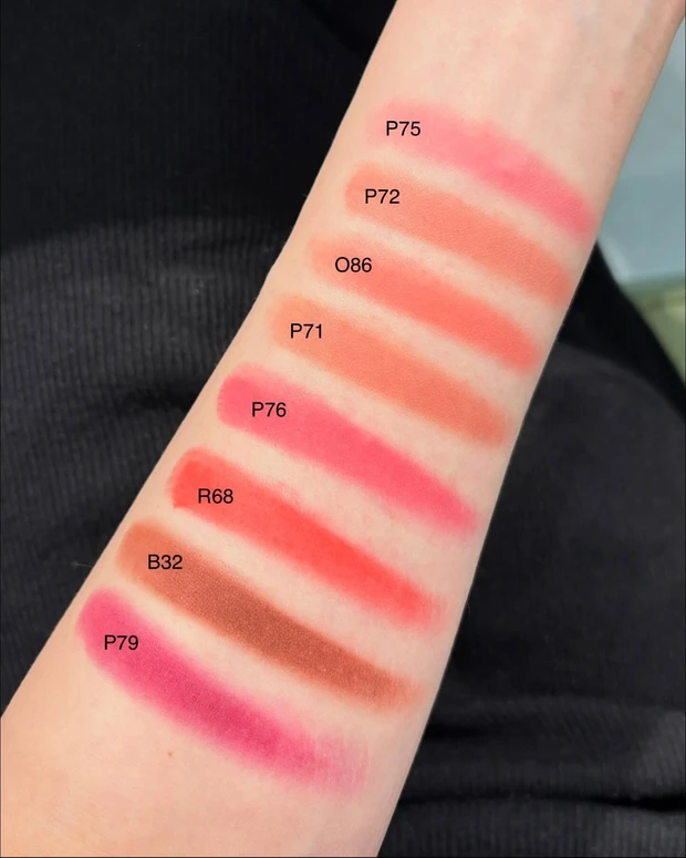 プラダ ビューティ プラダ タッチ スウォッチ