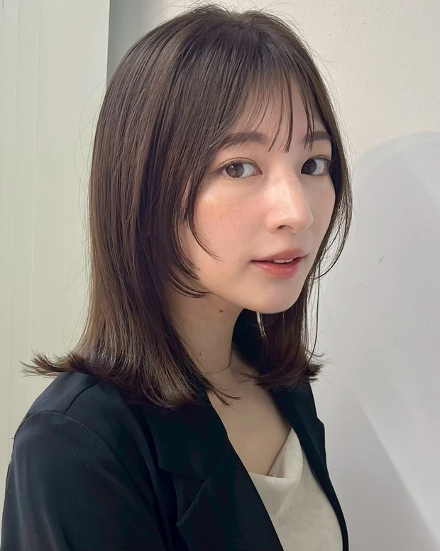 夏におすすめの髪型 韓国風 小顔見せ カジュアルミディアム