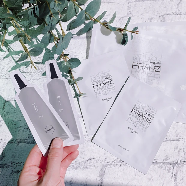 フランツ デュアルフェイスマスク ジェット　パッケージ中身