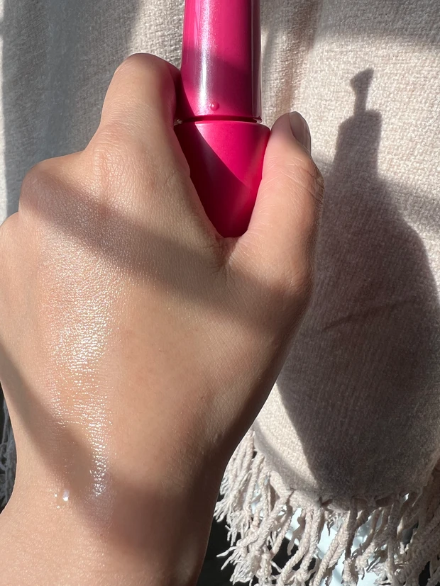 pola ホワイトショット フェイシャルセラム美白美容液　スウォッチ　テクスチャー