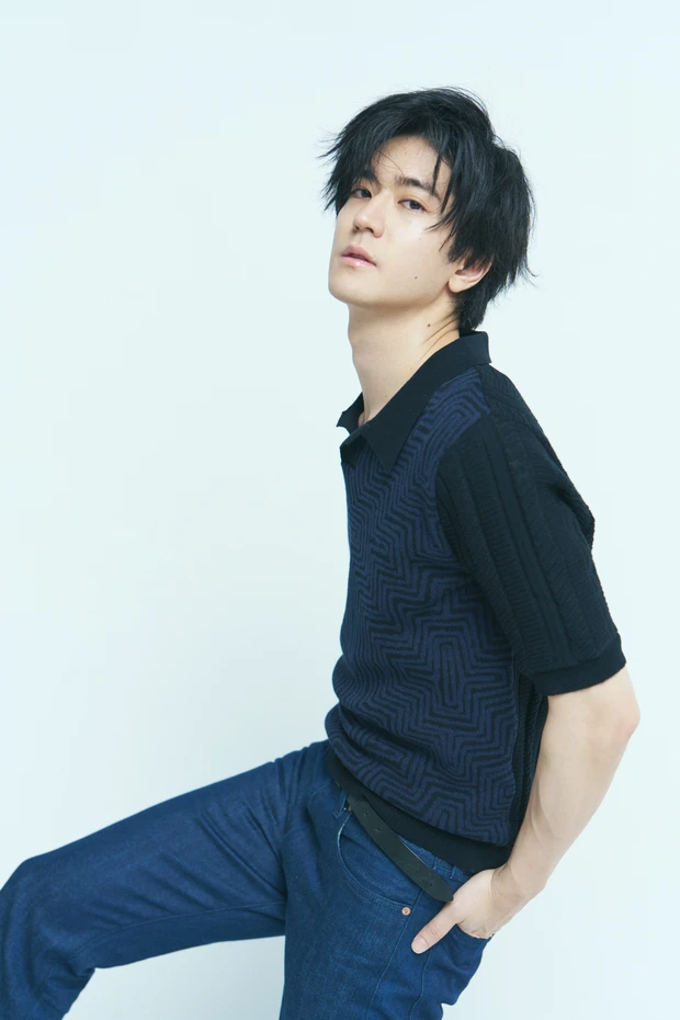 中島裕翔さん】初のソロ写真集「見てほしいのは、泣きボクロかな