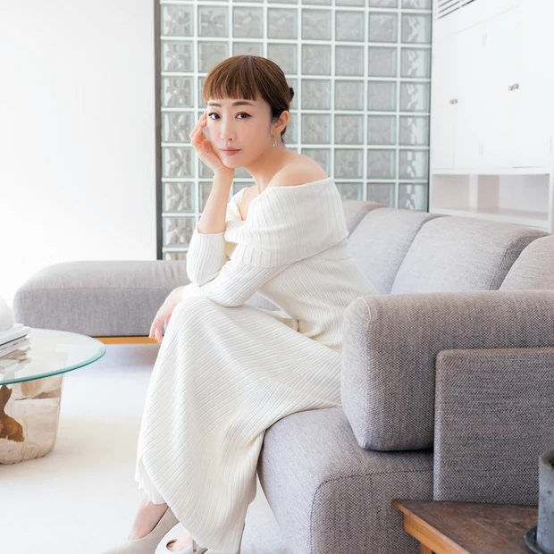 神崎 恵さんが新時代の「色っぽさ」を提案！ 凛々しさから生まれる色気にア…