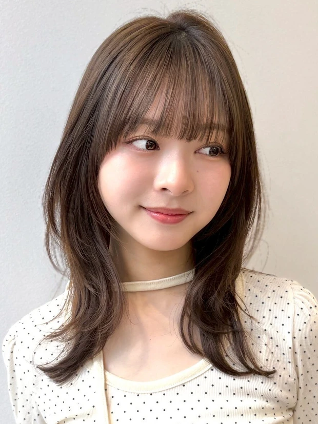 秋におすすめの髪型  Aラインシルエットのミディアムレイヤー