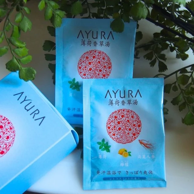 何て美しい色！AYURAから新発売の入浴剤「薄荷（はっか）香草湯」薄荷とレモン、グレープフルーツ、コリアンダーをブレンドした香りでリフレッシュ♩
