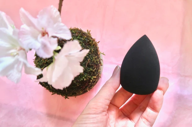 【必見！君島十和子さんもご愛用中♡最後の一手間が肌を格段と美しく魅せる】&be ブラックスポンジ_1_2