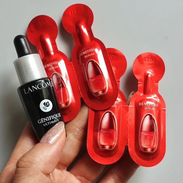 MAQUIA 2025年10月号付録ランコム ジェニフィック アルティメ セラム 7mL とベネフィーク セラム 0.4mL✕4包