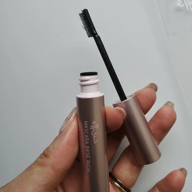 【エテュセ マスカラ】リピ買い確定！なりたい目元で選ぶ「推し3選」を徹底レビュー：①マスカラベース リッチ