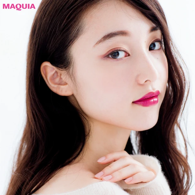 色気も華やぎもアップ！ 秋の新作ベリーリップに合う目元は“少し強め”