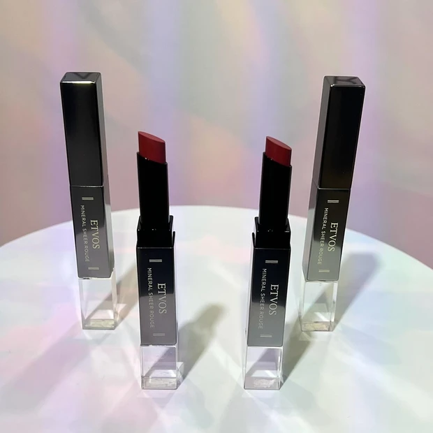 エトヴォス_春コスメ2025_ミネラルシアールージュ ブラウニープラム