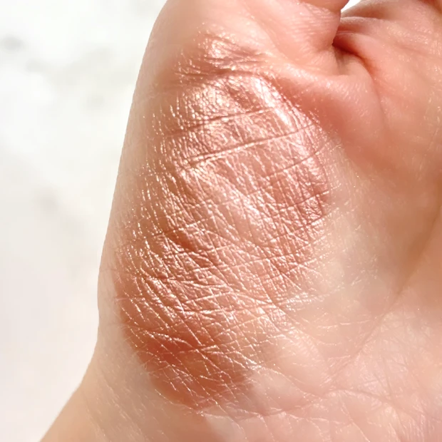 RMK リッド インプレッション リクイド アイシャドウ 02 メモリーブリーズのスウォッチ