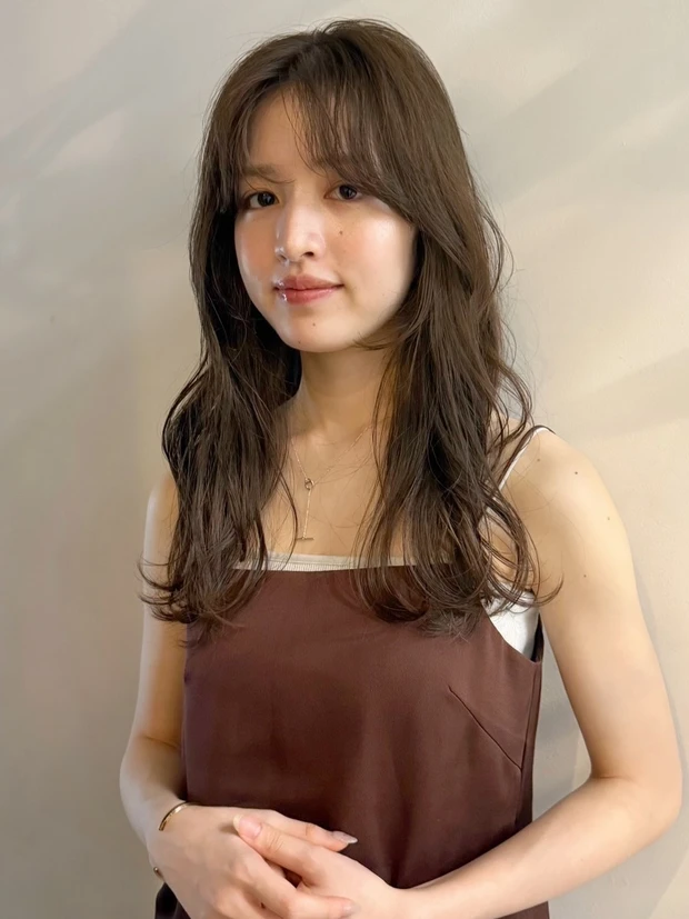 髪型 ロング ロングヘア ウェーブパーマ スタイリング簡単 スタイリング