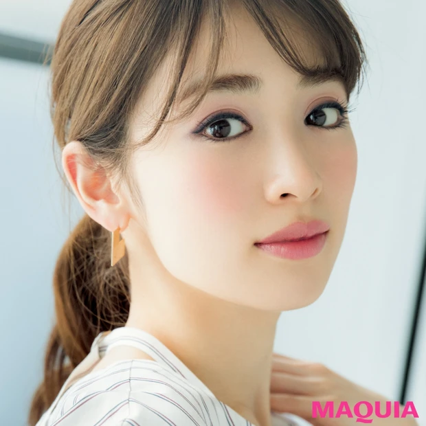 ブルベ肌を知的に魅せる美人メイク