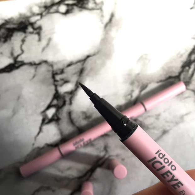 MISTINE IDOLOアイライナーアンドアイシャドウのアイライナー側の画像